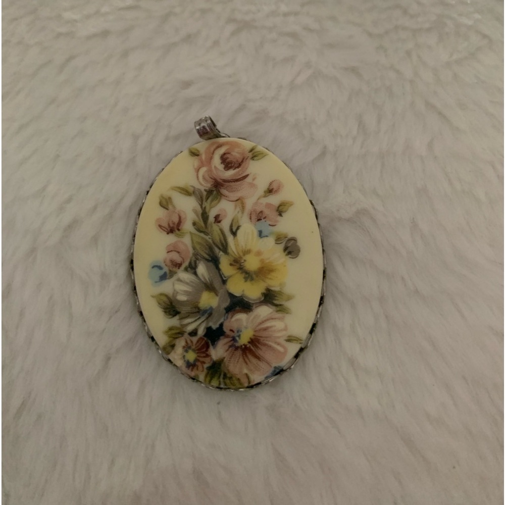 Vintage Cameo pendant